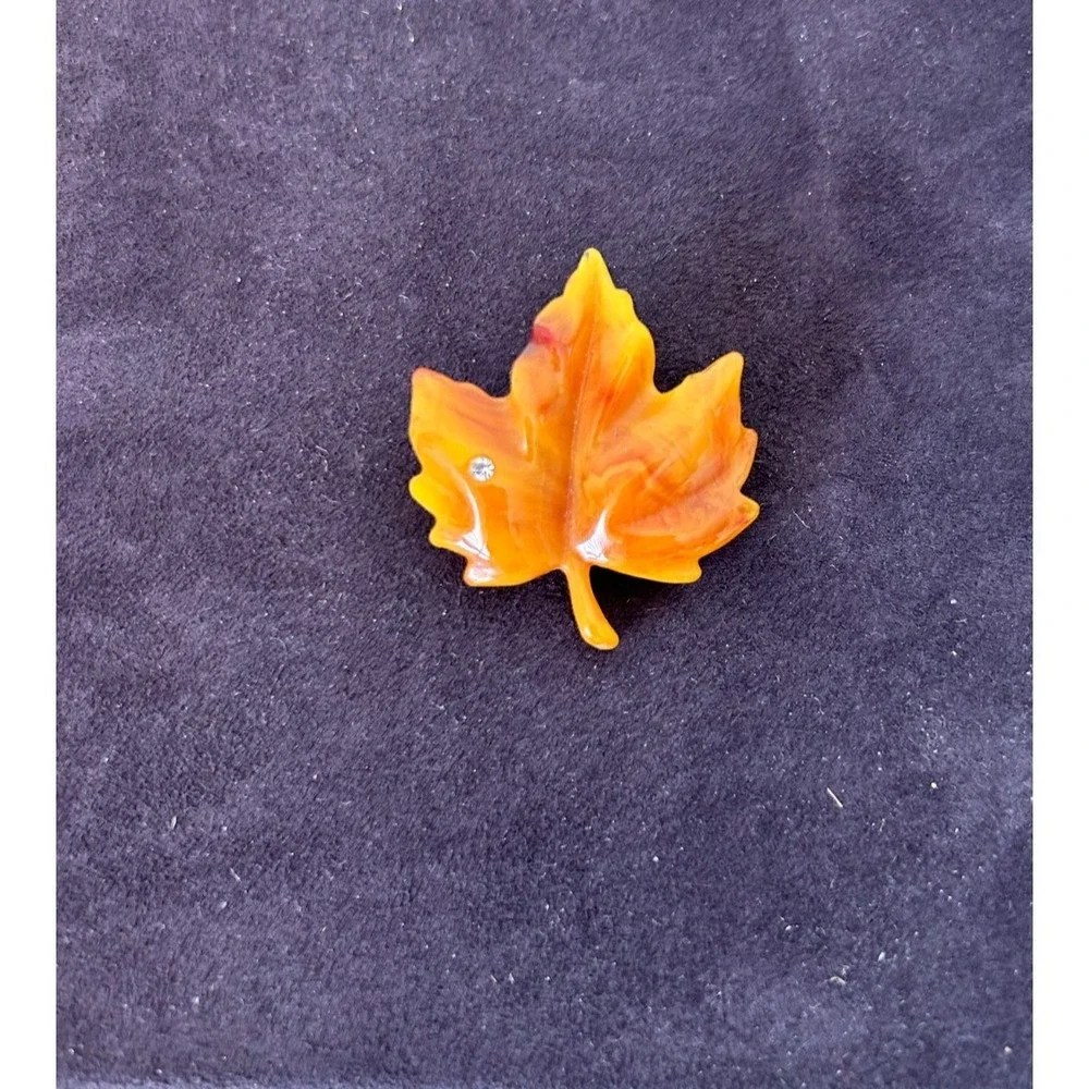 80s Avon Dew Touch Maple Leaf Butterscotch Lucite Rhinestone Brooch Pin Fall EUC